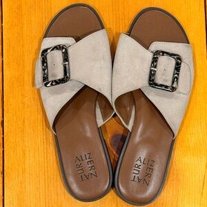 Naturalizer Women's Cream Buckle Sandals